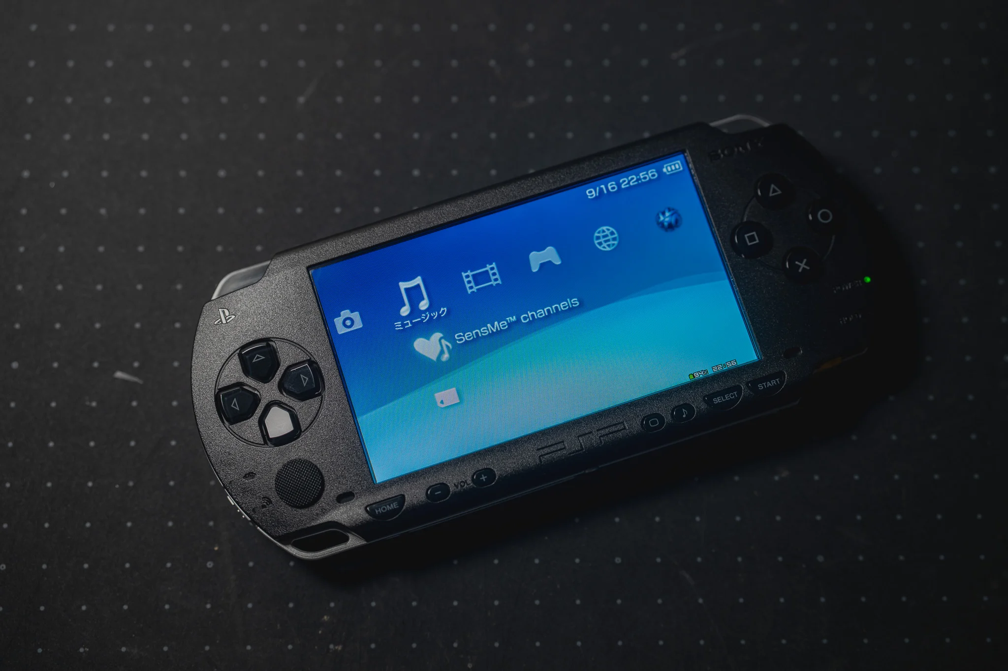 前面パネル・IPS換装済のPSP1000。