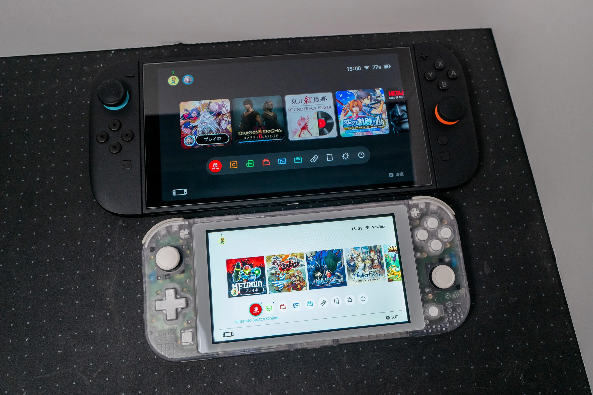 スイッチ2とスイッチライトを並べた写真。大きさの違いがよくわかる